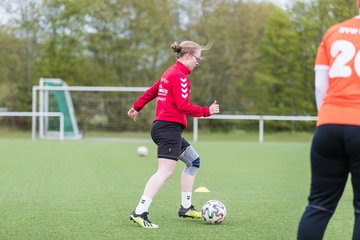 Bild 215 - Co-Trainerin der Frauen Nationalmannschaft Britta Carlson in Wahlstedt
